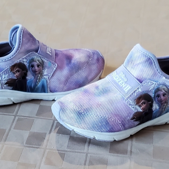 Frozen Shoes Size 11 - Picture 3 of 6
